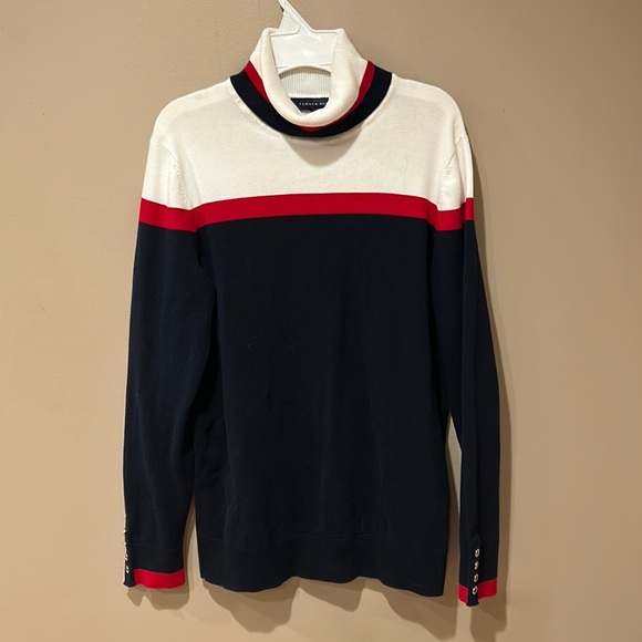 Tommy Hilfiger Sweaters - Tommy Hilfiger Turtleneck Sweater size medium
